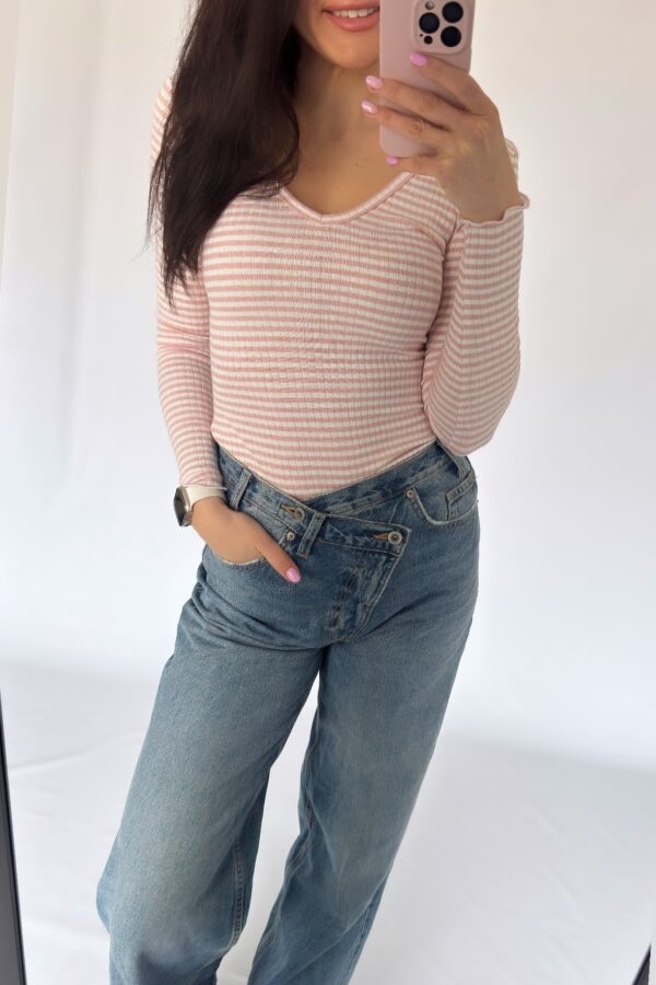 Longsleeve Kaja Stripes & Waves - BABY PINK w paski z ozdobną mereżką V-neck